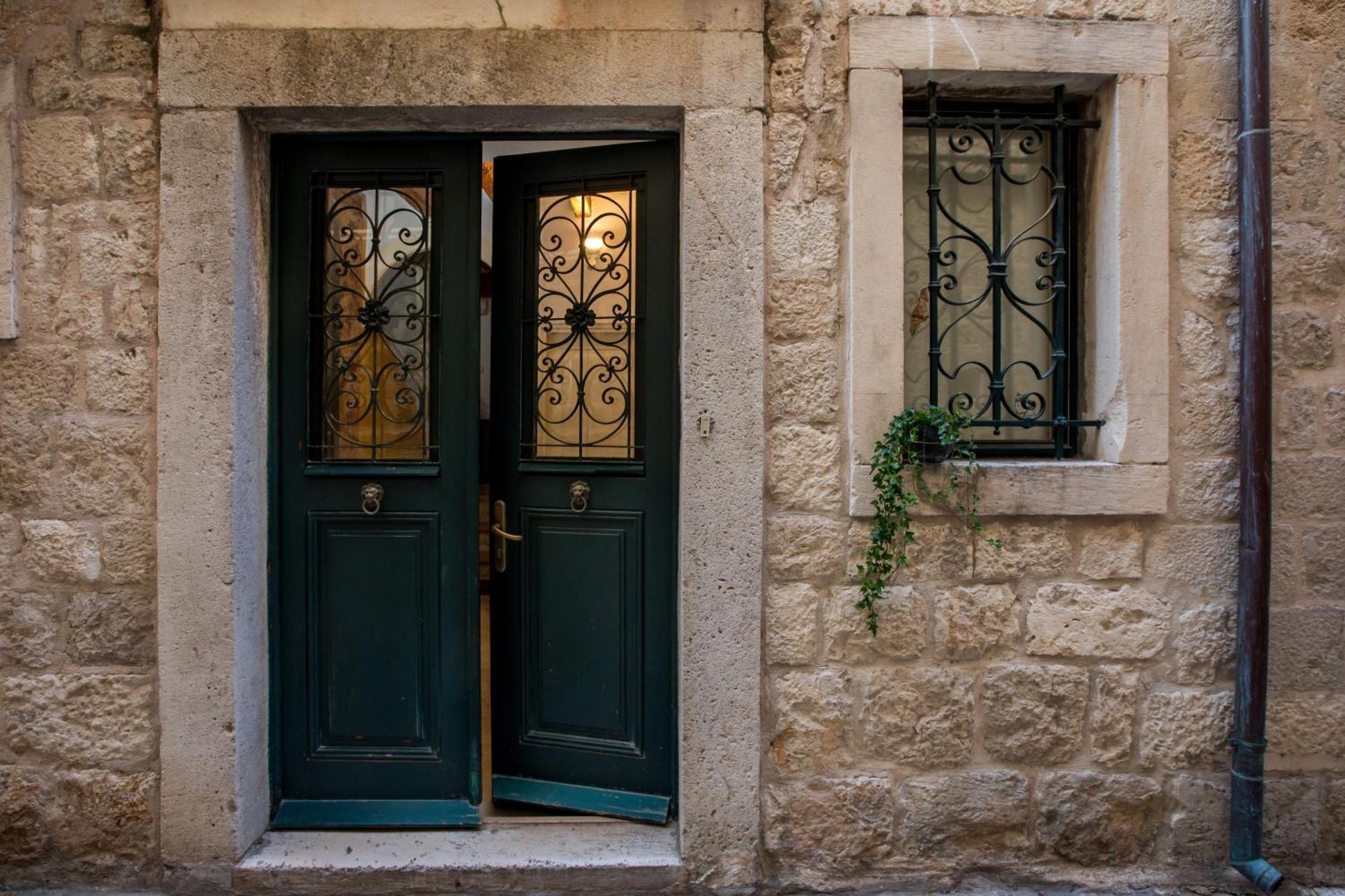 Villaer The Poets House *