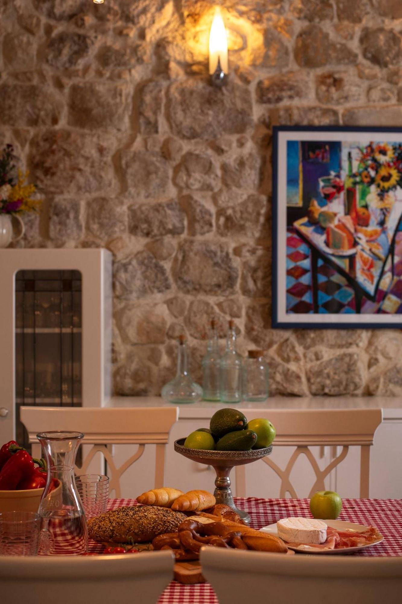 The Poets House Villaer *