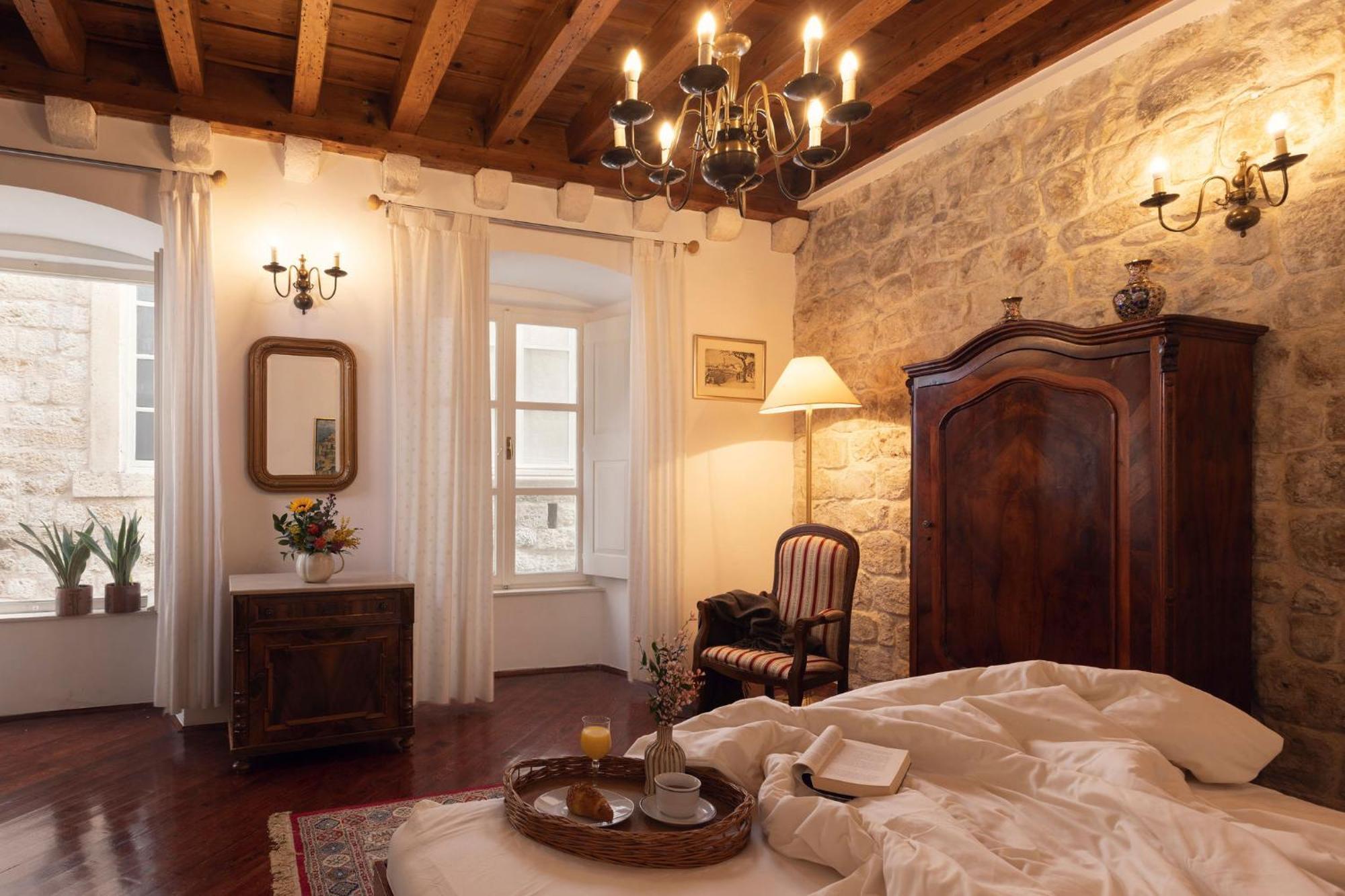 The Poets House Villaer *
